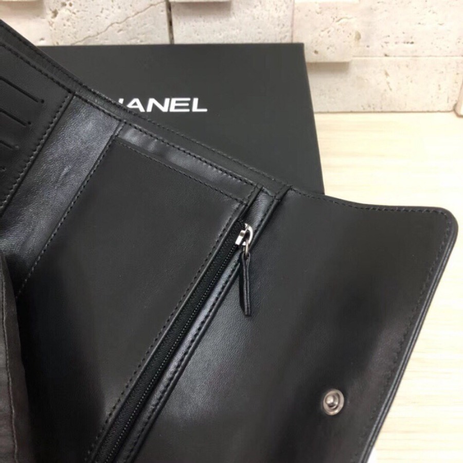 BOY CHANEL Small Flap Wallet, CHANEL, CAVIAR, A84302