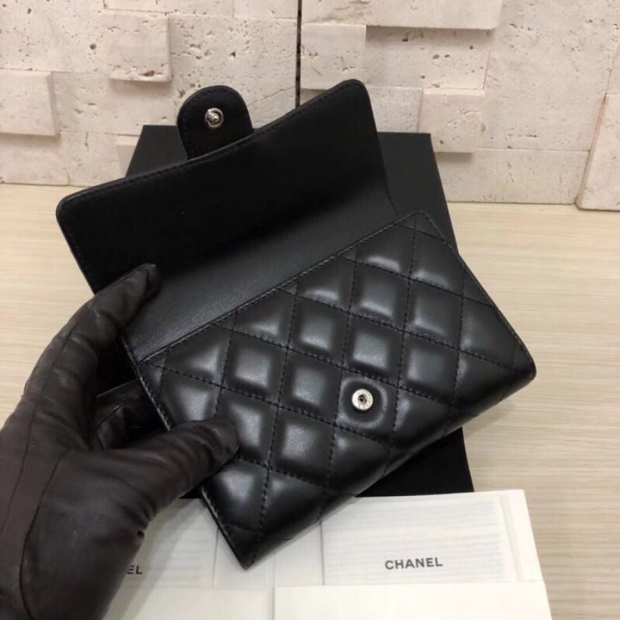 Classic Small Flap Wallet, CHANEL, Lambskin, A84341