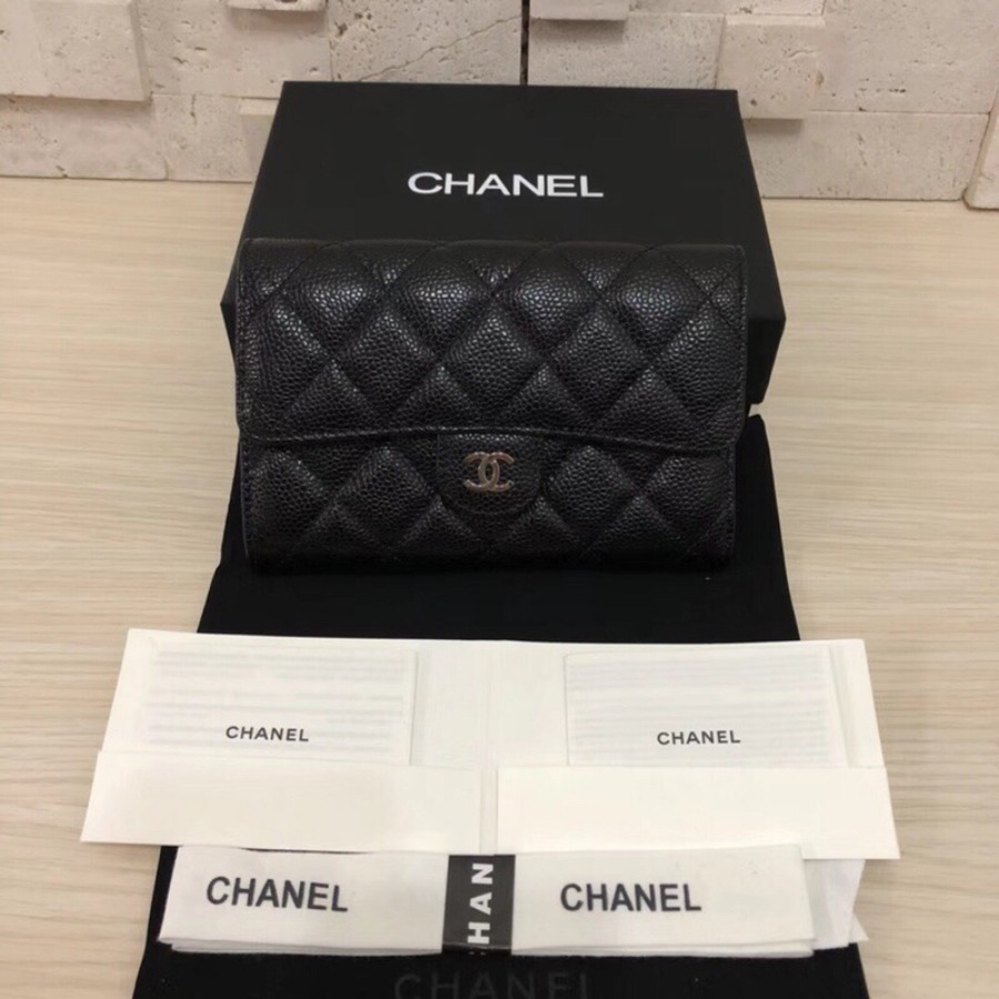 Classic Small Flap Wallet, CHANEL, CAVIAR, A84341