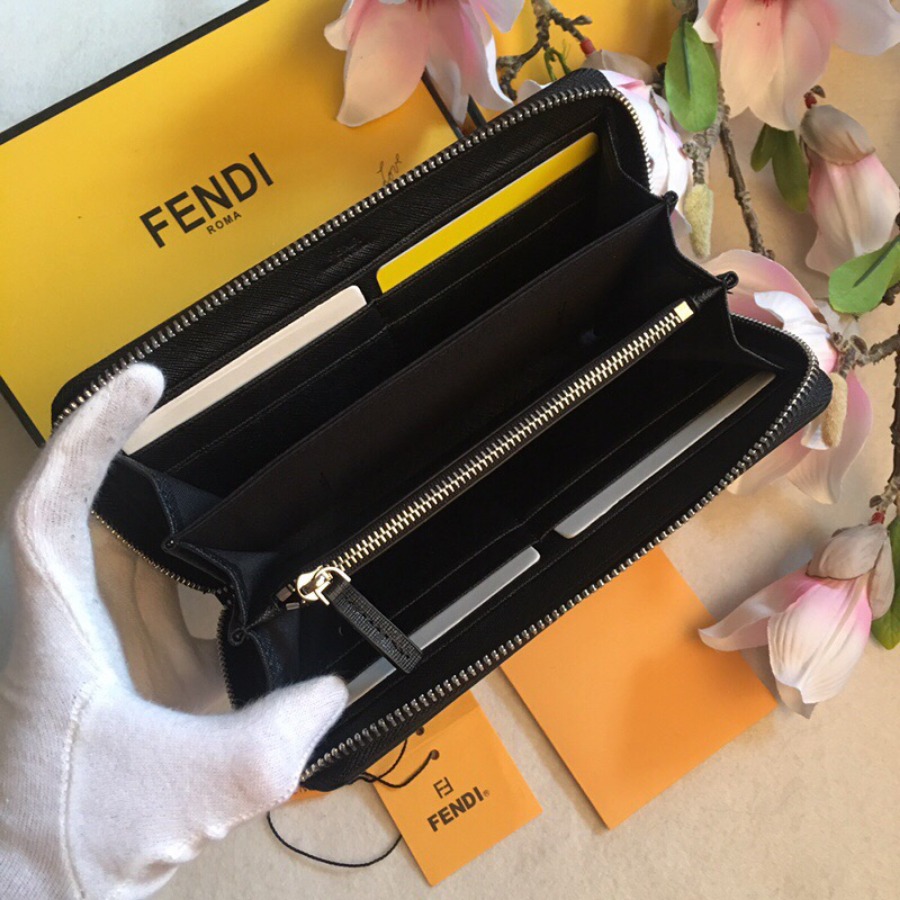 ZIP-AROUND WALLET, FENDI SMALL LEATHER GOODS