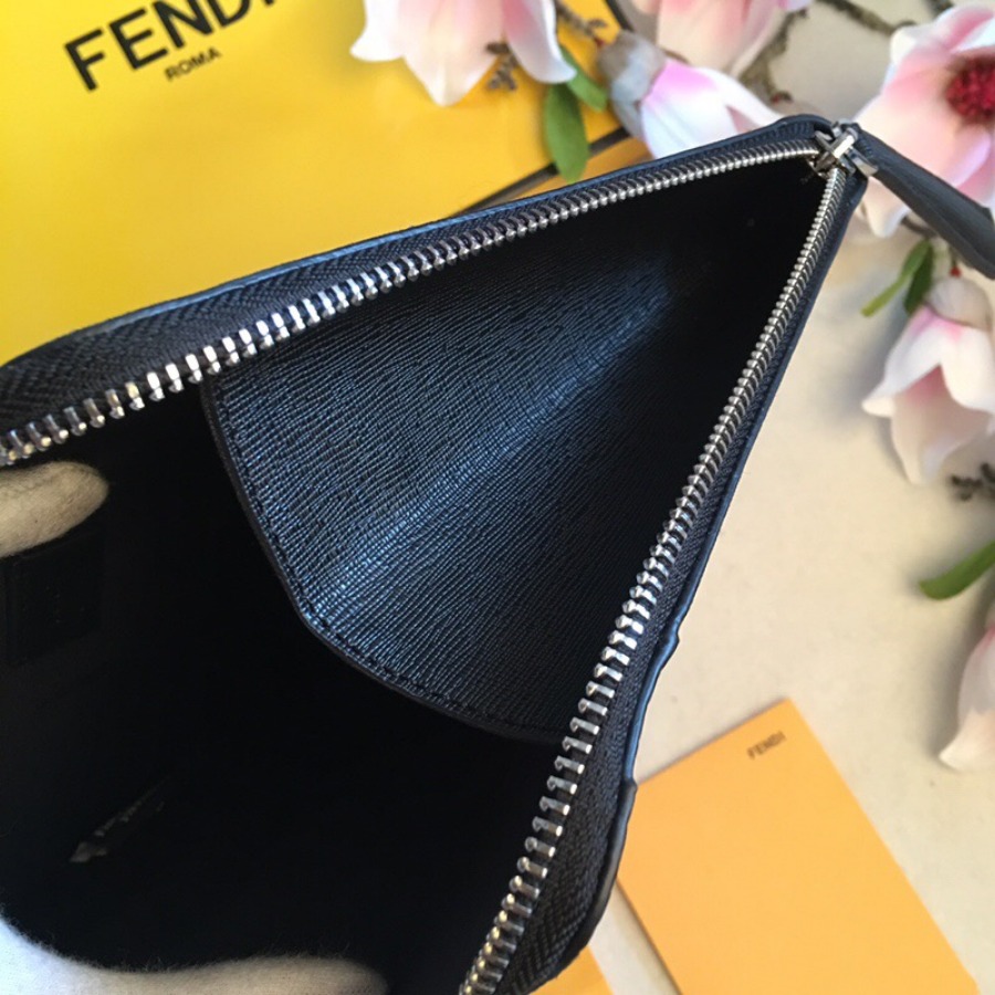 FLAT CLUTCH, FENDI LEATHER POUCH