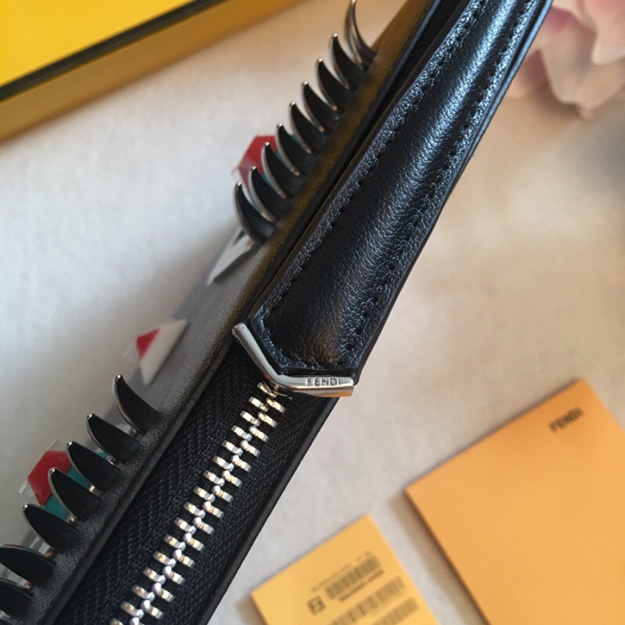 FLAT CLUTCH, FENDI LEATHER POUCH