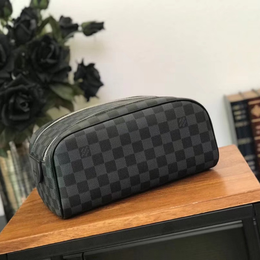 N47526, KING SIZE TOILETRY BAG, Louis Vuitton LV, Damier Graphite