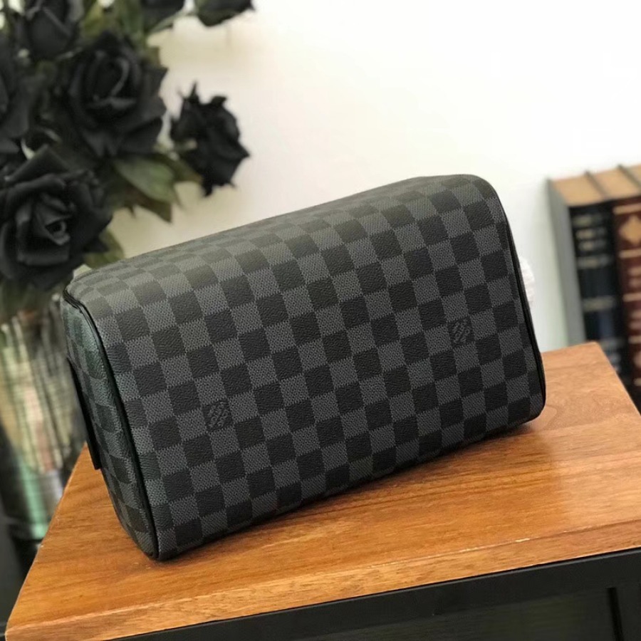 N47526, KING SIZE TOILETRY BAG, Louis Vuitton LV, Damier Graphite