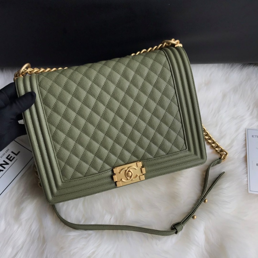 LARGE BOY CHANEL HANDBAG, PRINTED GRAINED CALFSKIN, Caviar, 30CM / 11.8 IN