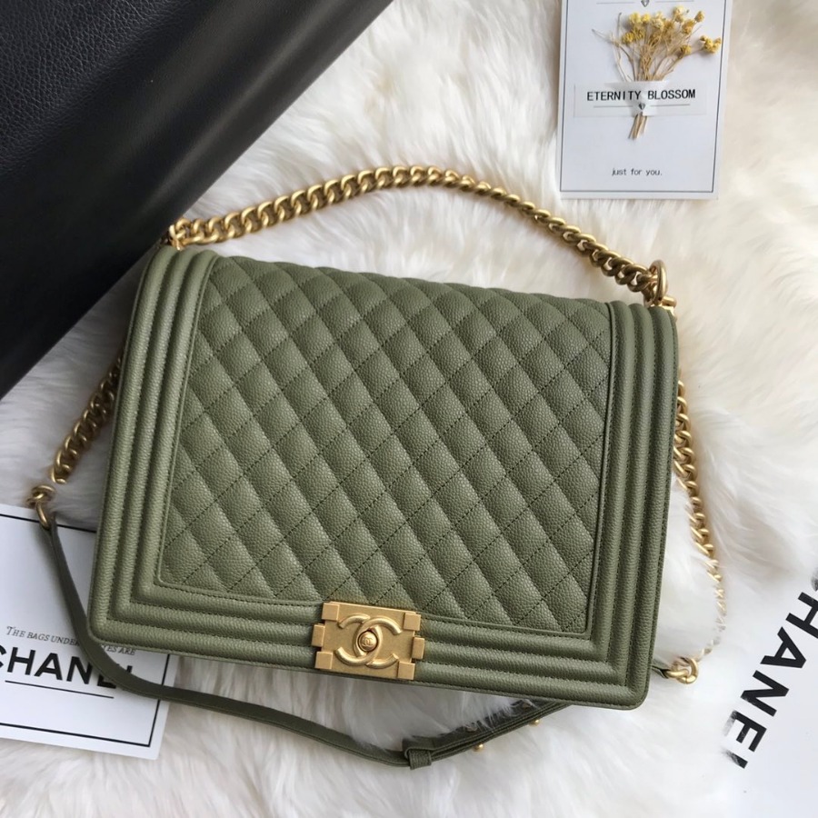 LARGE BOY CHANEL HANDBAG, PRINTED GRAINED CALFSKIN, Caviar, 30CM / 11.8 IN