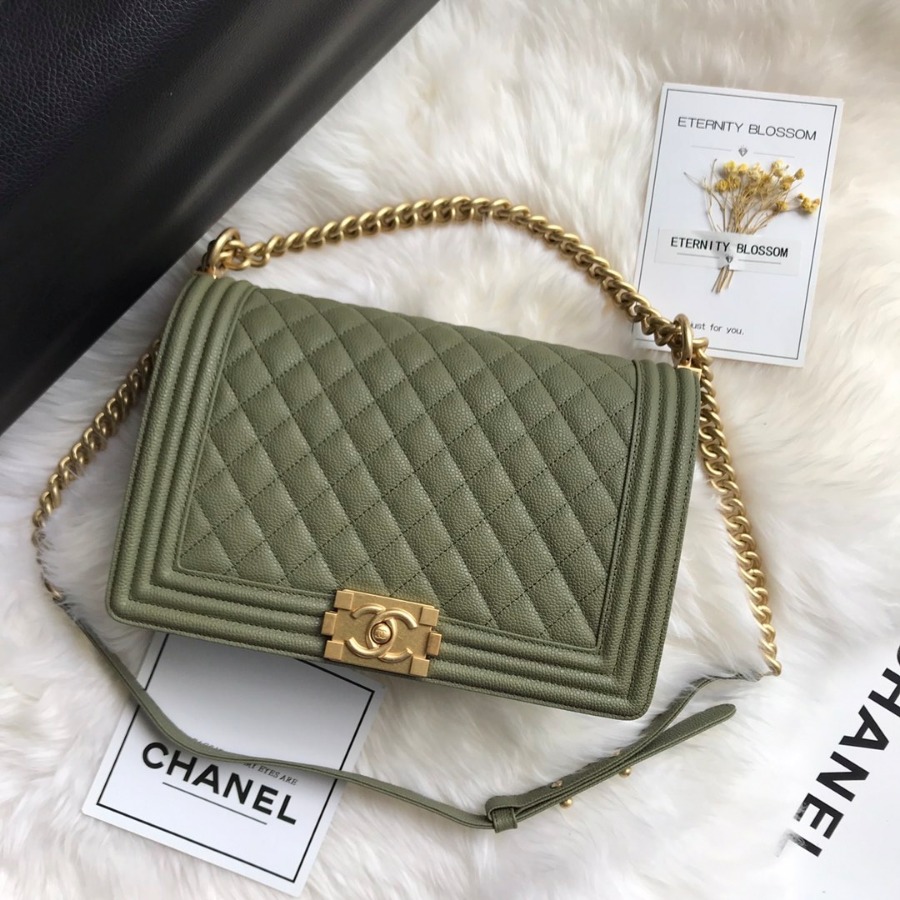 LARGE BOY CHANEL HANDBAG, PRINTED GRAINED CALFSKIN, Caviar, 28CM / 10.9 IN