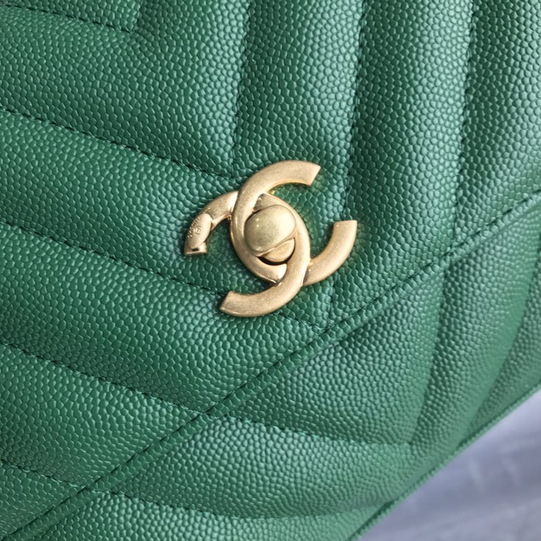 A92990, Small Flap Bag with Top Handle, CHANEL Handbags, Caviar, Grained Calfskin, Lizard & Gold-Tone Metal