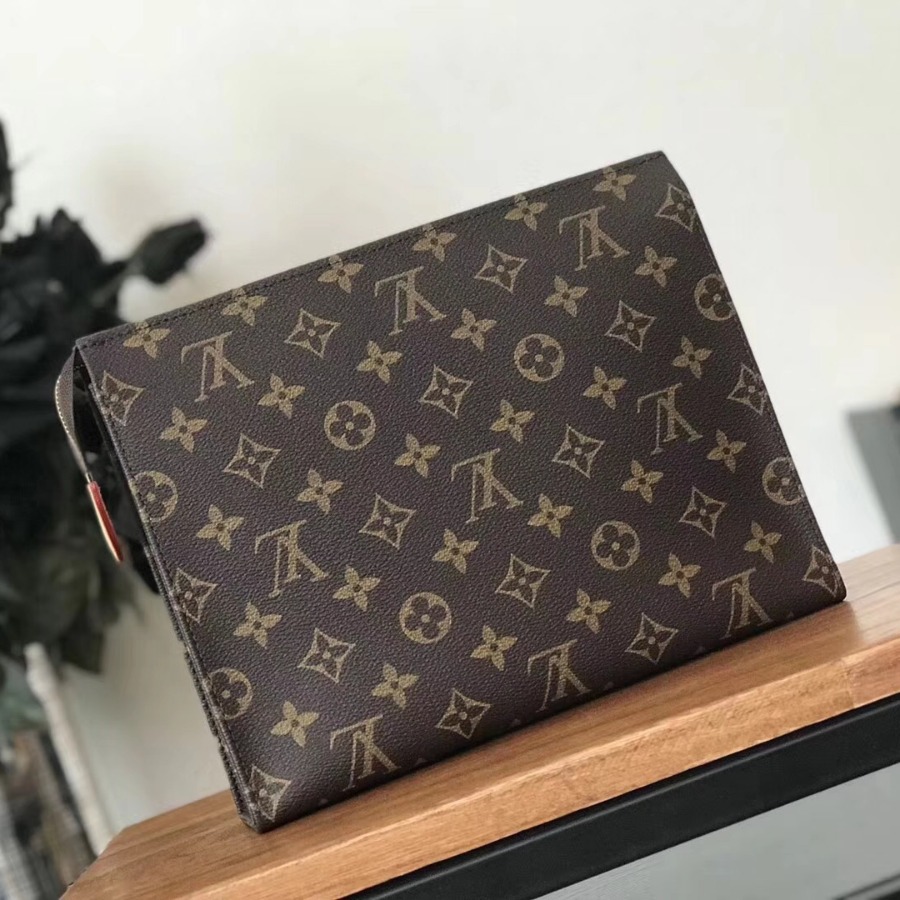 M47542, TOILETRY POUCH 26, Louis Vuitton LV