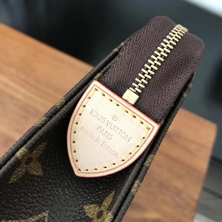 M47542, TOILETRY POUCH 26, Louis Vuitton LV