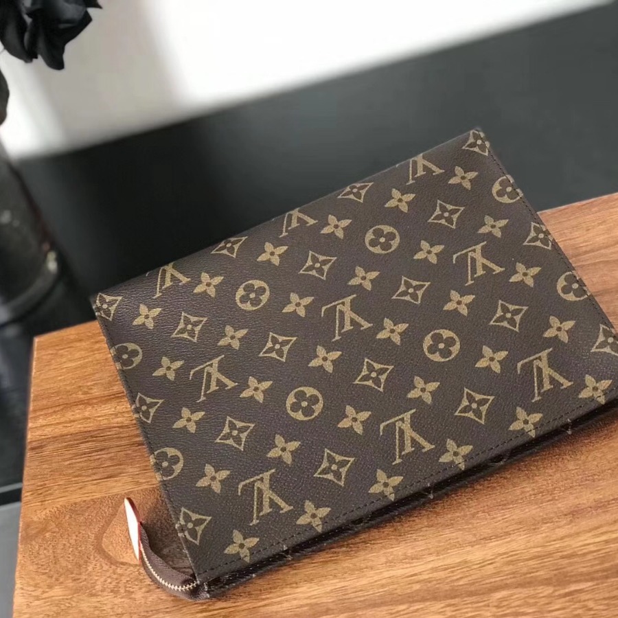 M47542, TOILETRY POUCH 26, Louis Vuitton LV