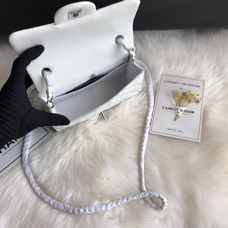 A01116, Classic Handbag, Chanel handbag, Lambskin