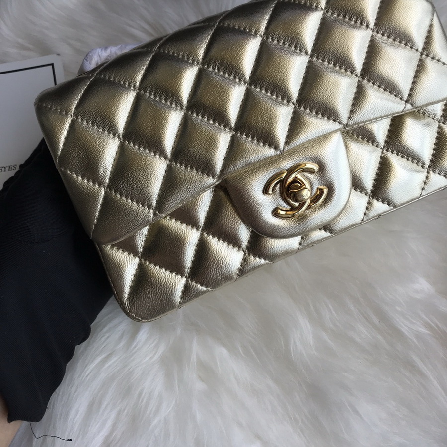 A01116, Classic Handbag, Chanel handbag, Lambskin