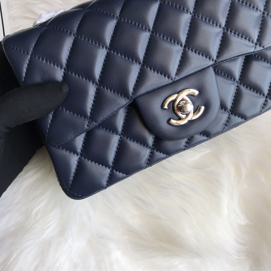 A01116, Classic Handbag, Chanel handbag, Lambskin