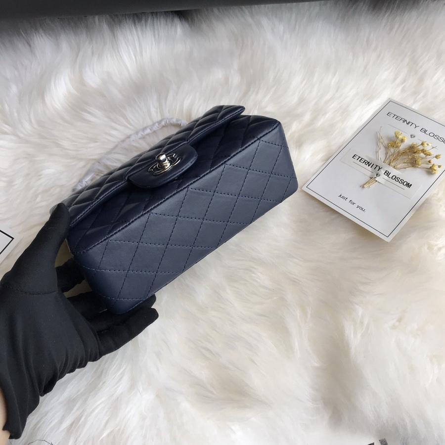 A01116, Classic Handbag, Chanel handbag, Lambskin