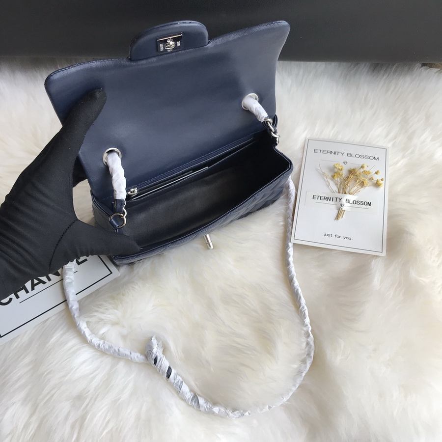 A01116, Classic Handbag, Chanel handbag, Lambskin