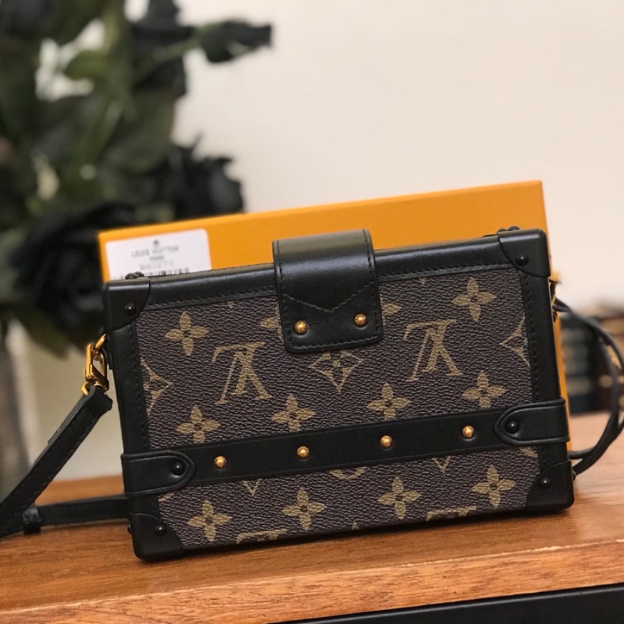 M40273, PETITE MALLE, Louis Vuitton LV Handbag Cross body bags