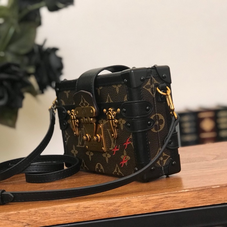 M40273, PETITE MALLE, Louis Vuitton LV Handbag Cross body bags
