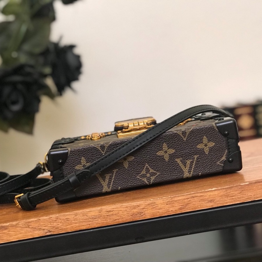 M40273, PETITE MALLE, Louis Vuitton LV Handbag Cross body bags