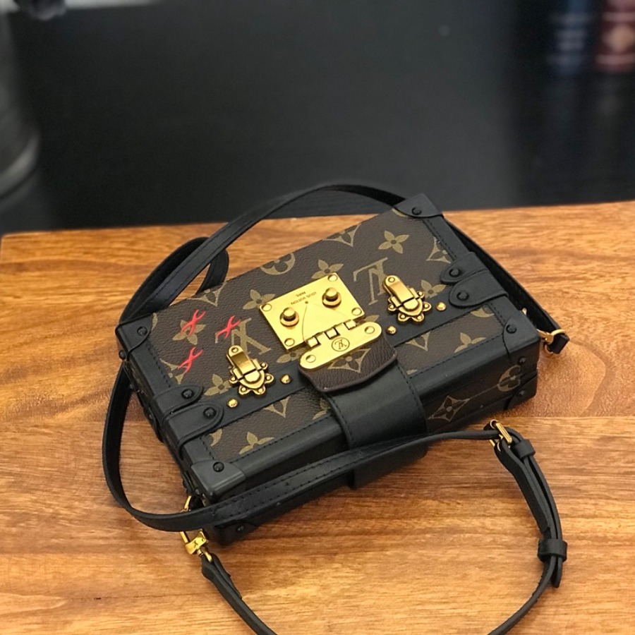 M40273, PETITE MALLE, Louis Vuitton LV Handbag Cross body bags