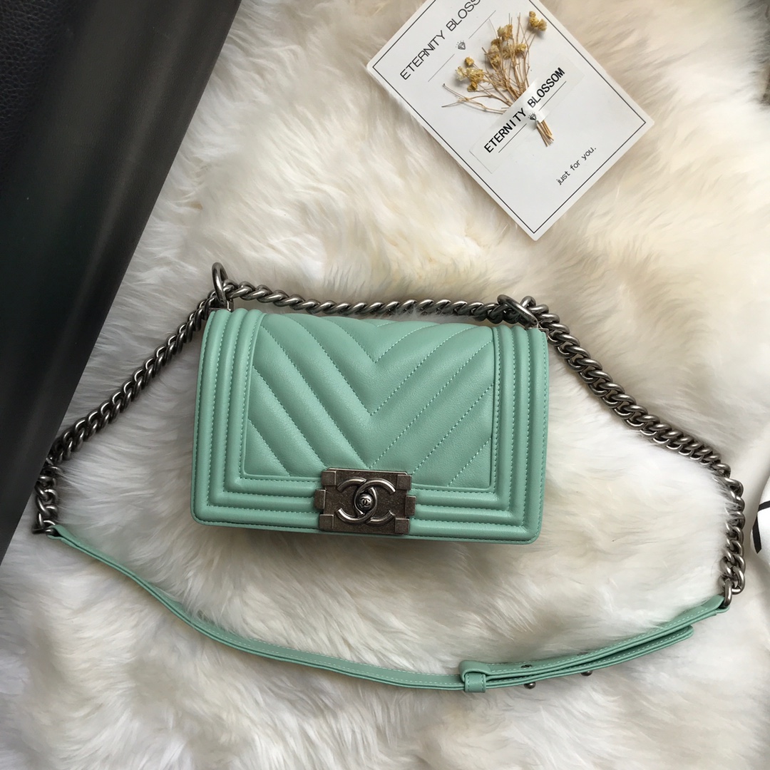 A67085, Small BOY CHANEL Handbag, Calfskin & Ruthenium-Finish Metal
