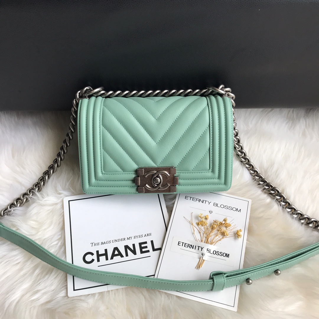 A67085, Small BOY CHANEL Handbag, Calfskin & Ruthenium-Finish Metal