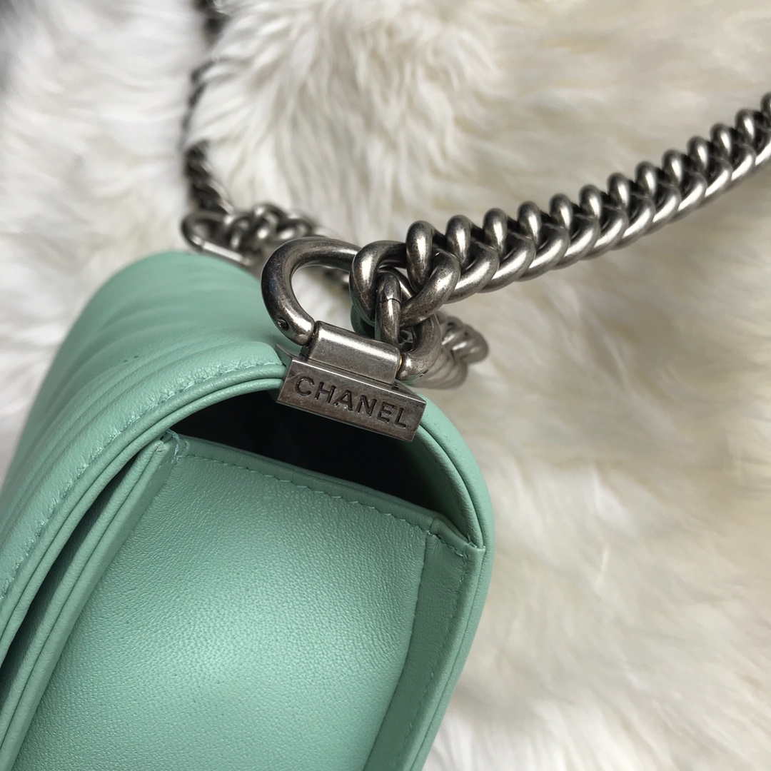 A67085, Small BOY CHANEL Handbag, Calfskin & Ruthenium-Finish Metal