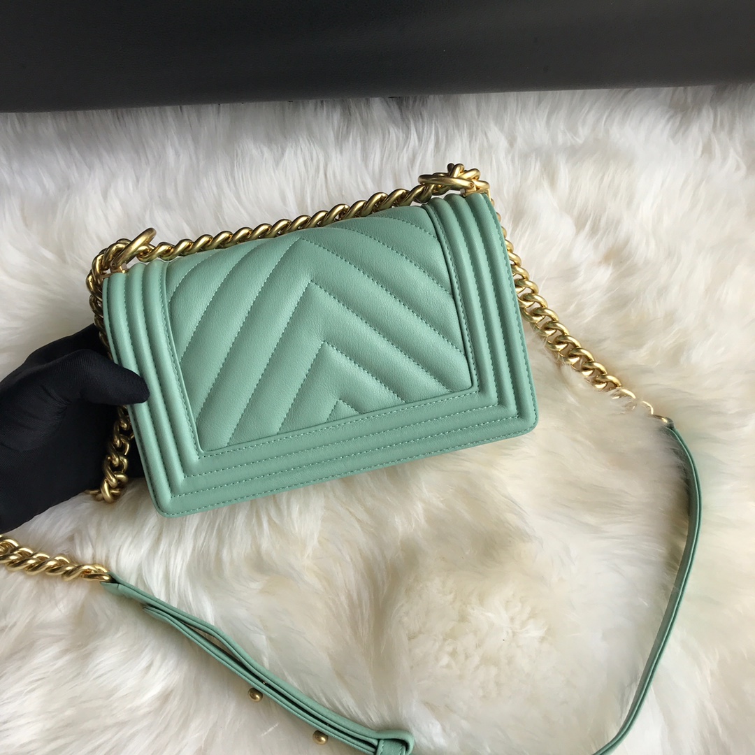 A67085, Small BOY CHANEL Handbag, Calfskin & Gold-Tone Metal