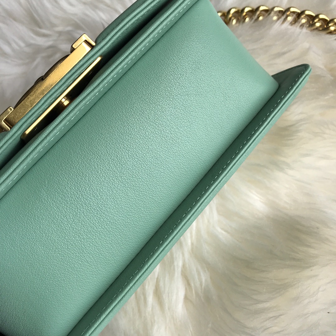 A67085, Small BOY CHANEL Handbag, Calfskin & Gold-Tone Metal