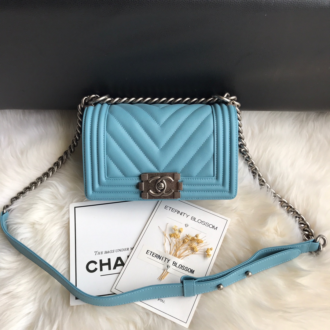 A67085, Small BOY CHANEL Handbag, Calfskin & Ruthenium-Finish Metal