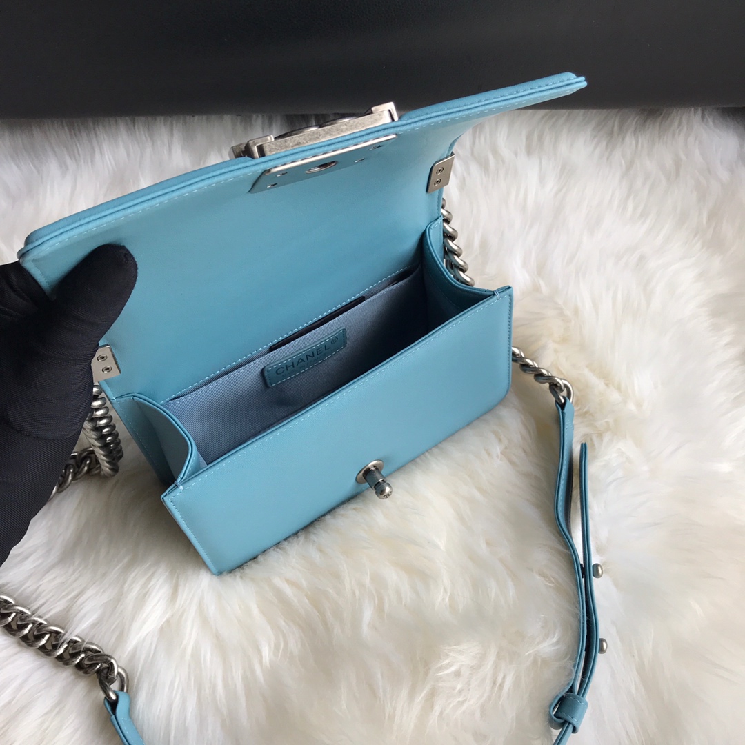 A67085, Small BOY CHANEL Handbag, Calfskin & Ruthenium-Finish Metal