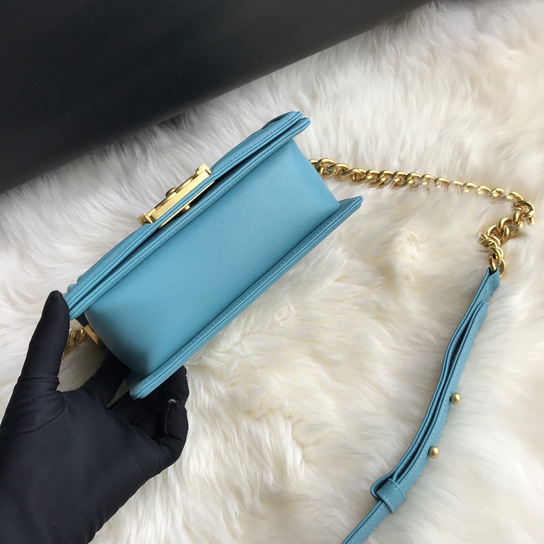 A67085, Small BOY CHANEL Handbag, Calfskin & Gold-Tone Metal
