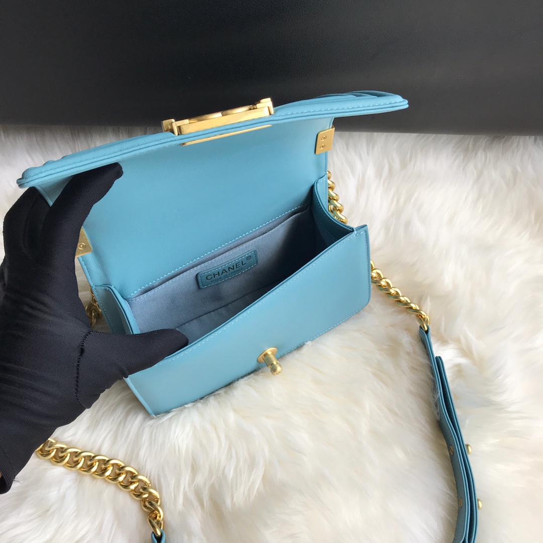 A67085, Small BOY CHANEL Handbag, Calfskin & Gold-Tone Metal