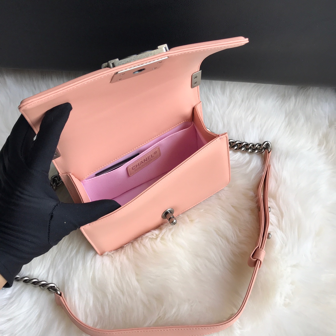 A67085, Small BOY CHANEL Handbag, Calfskin & Ruthenium-Finish Metal