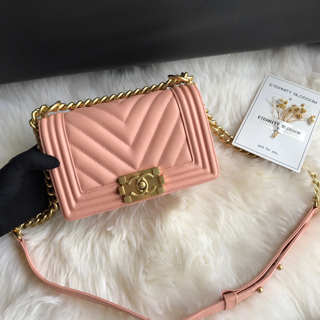 A67085, Small BOY CHANEL Handbag, Calfskin & Gold-Tone Metal