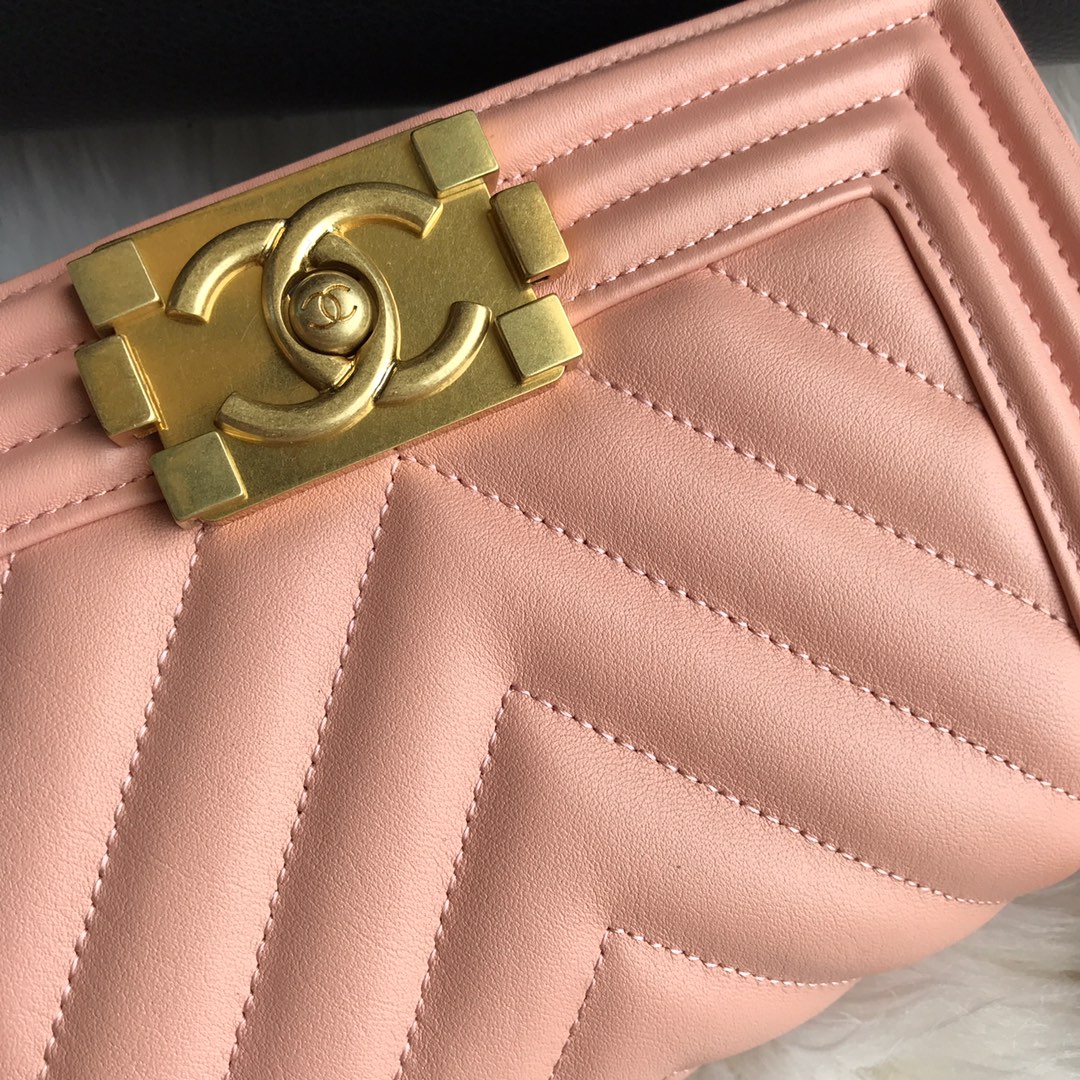 A67085, Small BOY CHANEL Handbag, Calfskin & Gold-Tone Metal