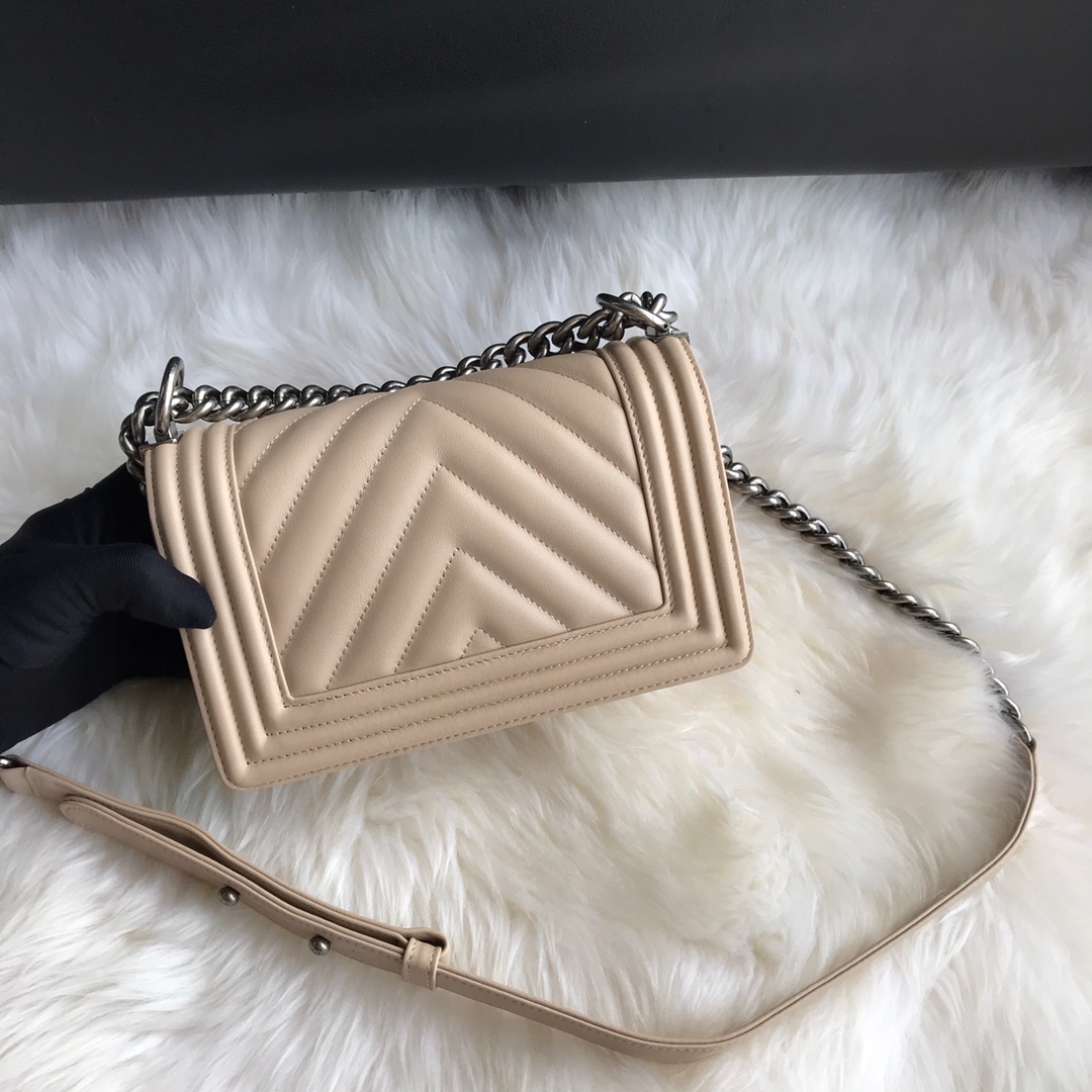 A67085, Small BOY CHANEL Handbag, Calfskin & Ruthenium-Finish Metal