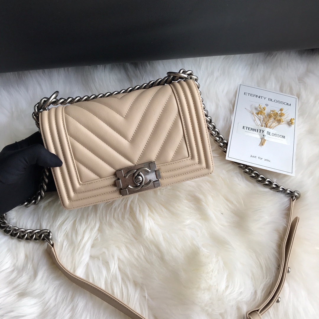 A67085, Small BOY CHANEL Handbag, Calfskin & Ruthenium-Finish Metal