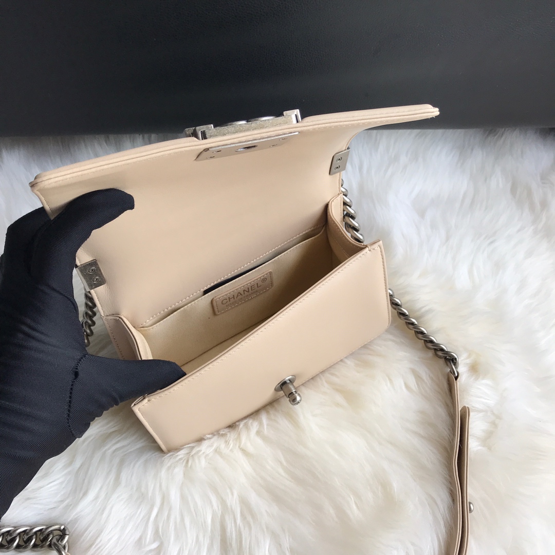 A67085, Small BOY CHANEL Handbag, Calfskin & Ruthenium-Finish Metal