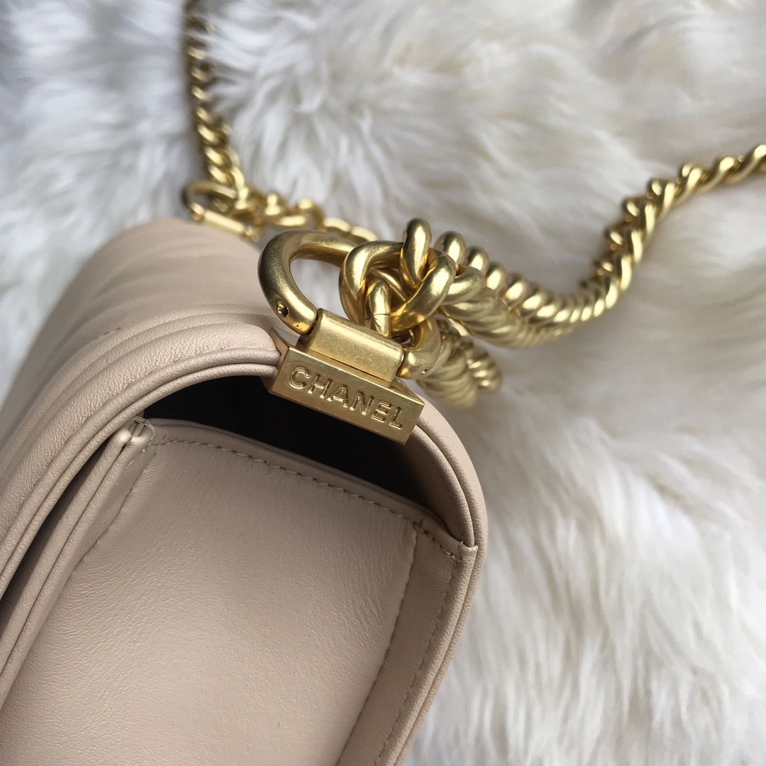 A67085, Small BOY CHANEL Handbag, Calfskin & Gold-Tone Metal