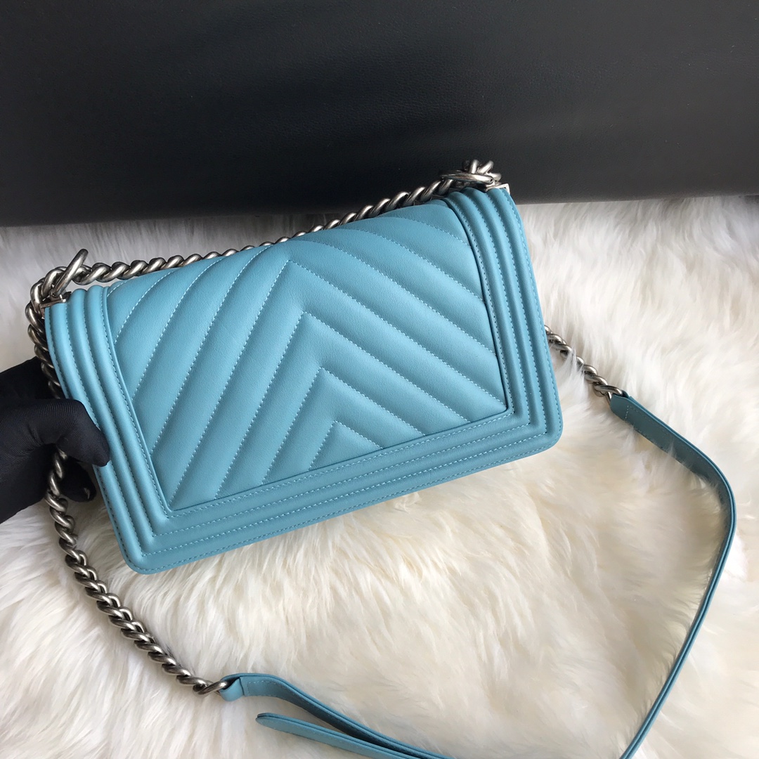  A67086, BOY CHANEL Handbag, Calfskin & Ruthenium-Finish Metal