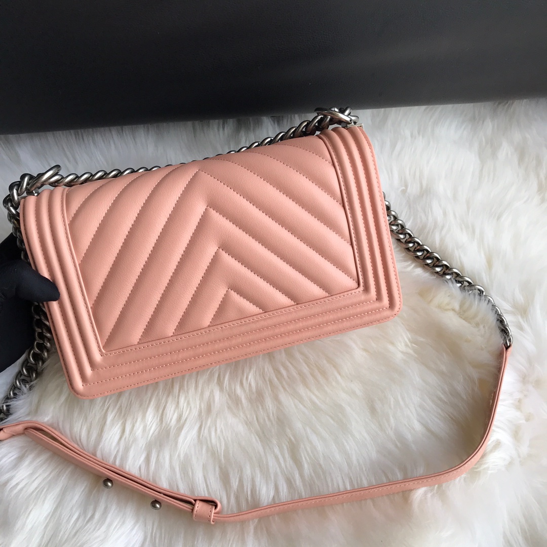  A67086, BOY CHANEL Handbag, Calfskin & Ruthenium-Finish Metal
