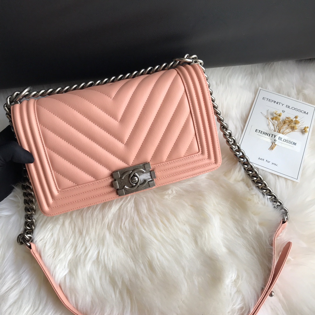  A67086, BOY CHANEL Handbag, Calfskin & Ruthenium-Finish Metal
