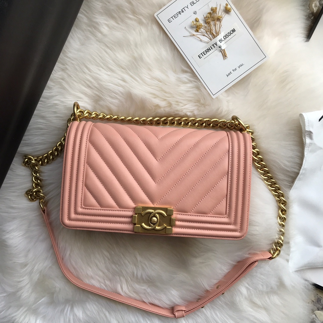  A67086, BOY CHANEL Handbag, Calfskin & Gold-Tone Metal