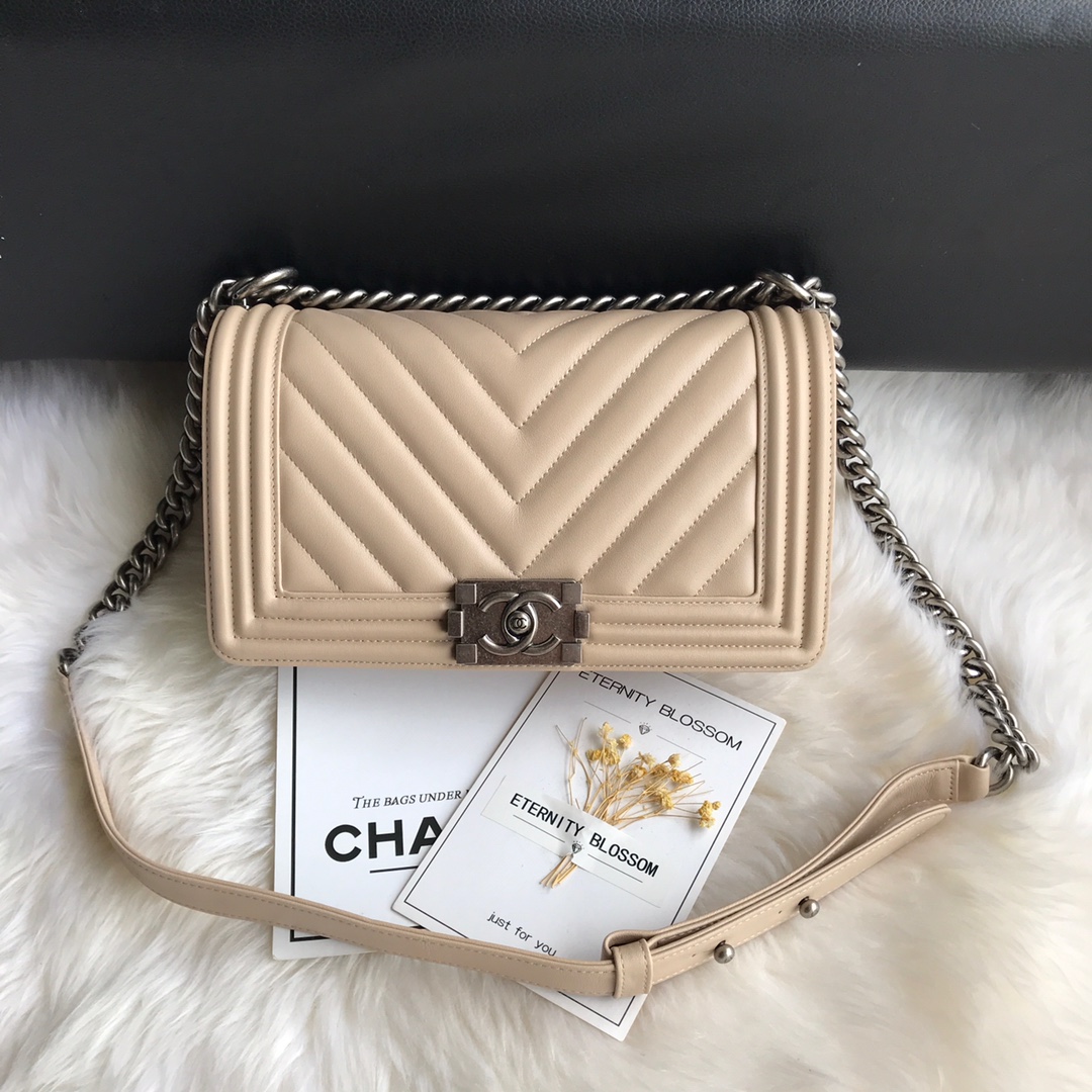  A67086, BOY CHANEL Handbag, Calfskin & Ruthenium-Finish Metal