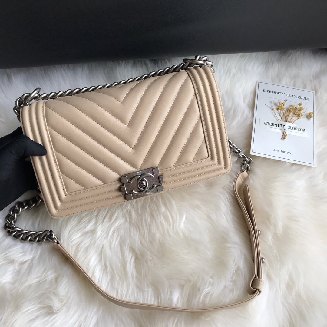  A67086, BOY CHANEL Handbag, Calfskin & Ruthenium-Finish Metal