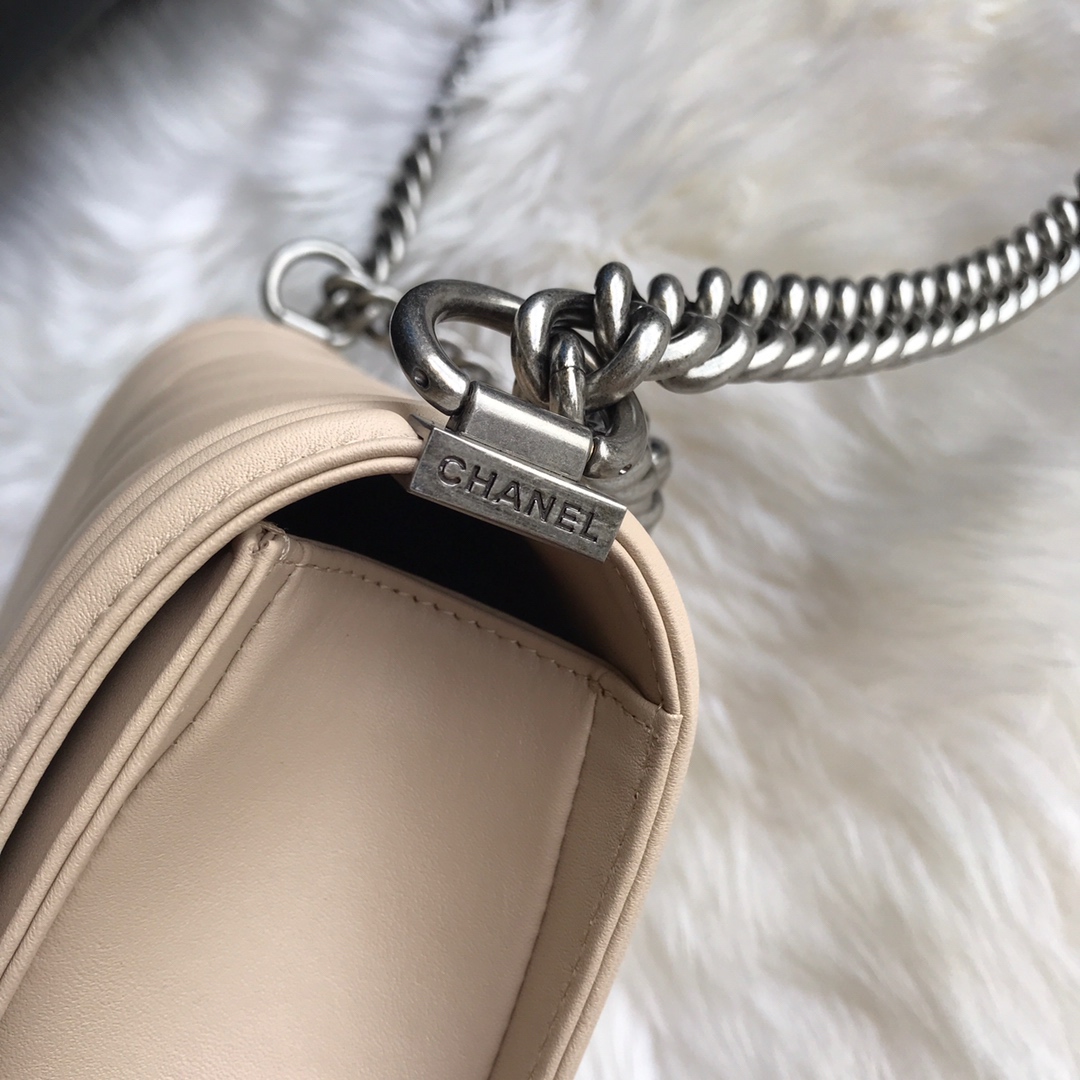  A67086, BOY CHANEL Handbag, Calfskin & Ruthenium-Finish Metal