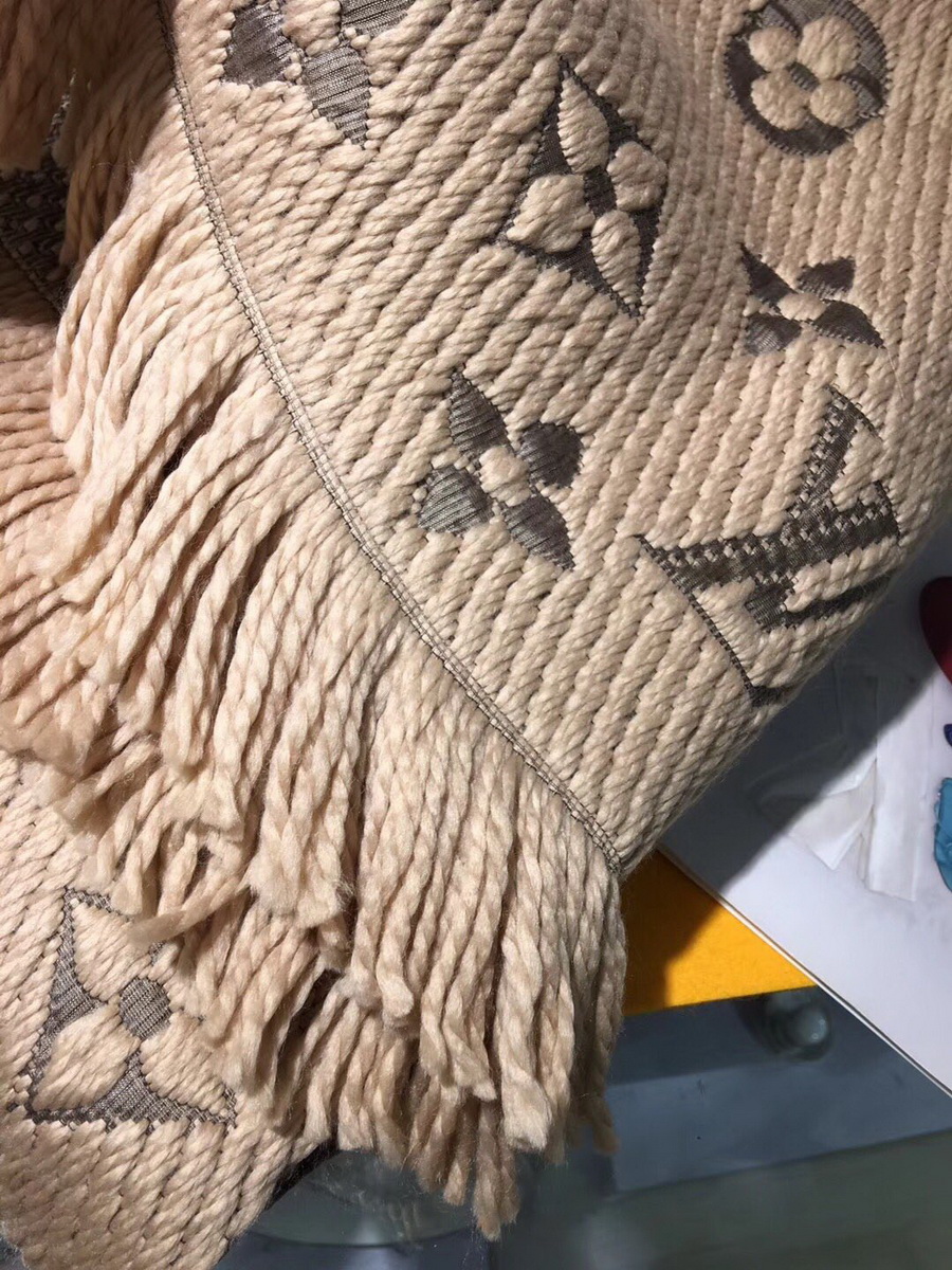 LOGOMANIA SCARF, LOUIS VUITTON LV SCARF, 68.9 x 11.8 inches, 94% wool, 6% silk