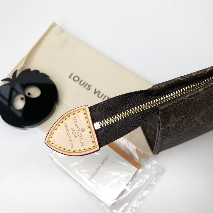 M47546, TOILETRY POUCH 15, Louis Vuitton LV