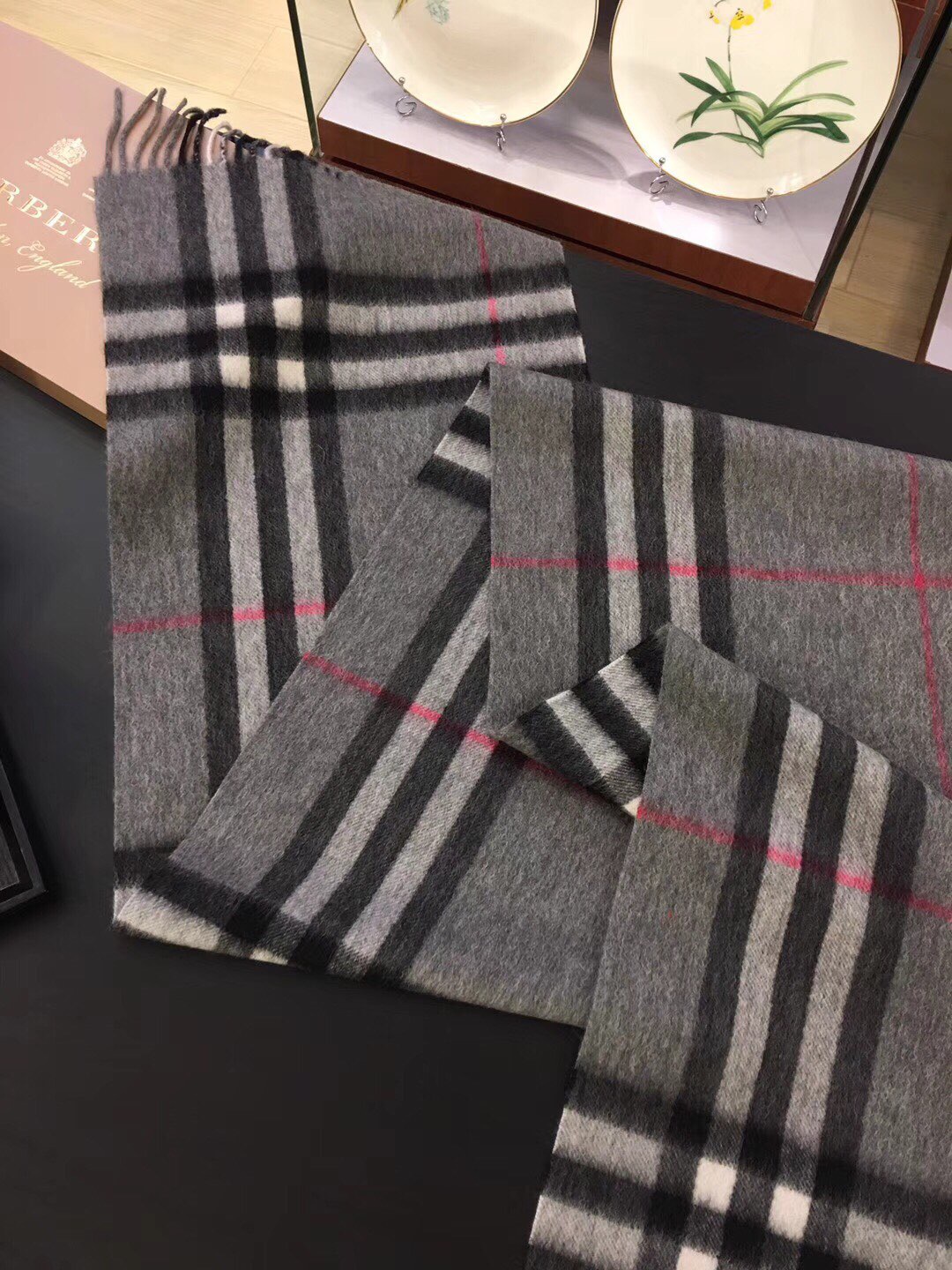 The Classic Check Cashmere Scarf, Burberry Scarves